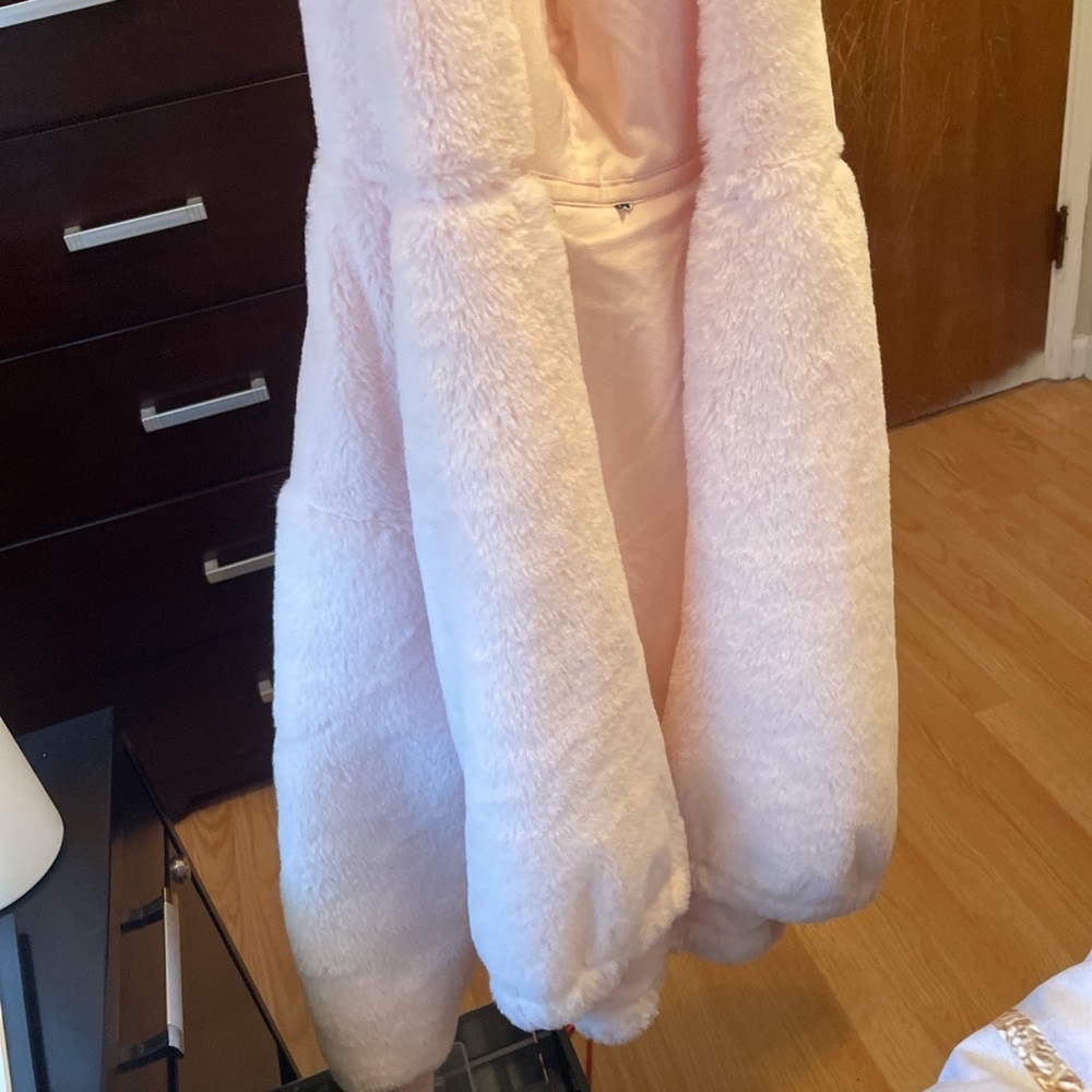 Fuzzy jacket - Picture 4 of 4